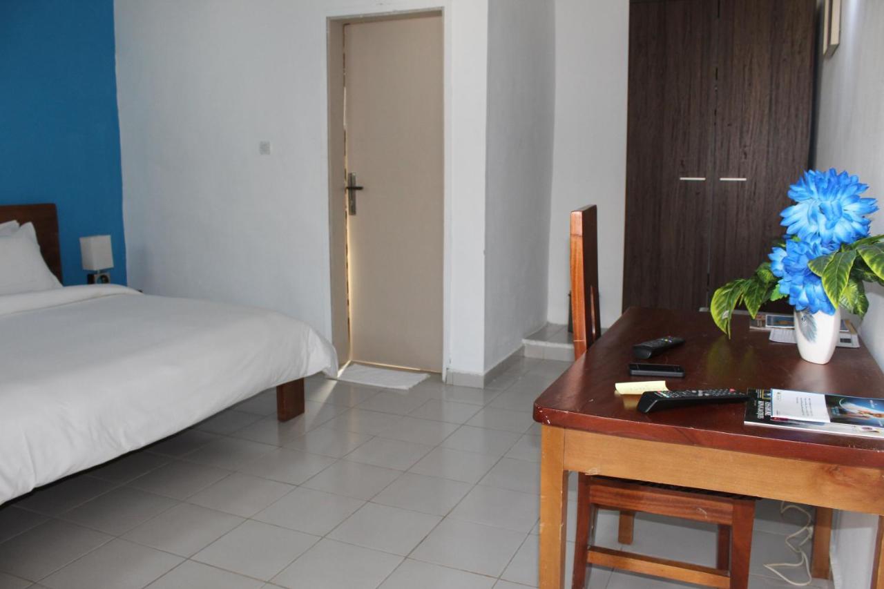 Complexe Hotelier Olympe Korhogo Exterior photo