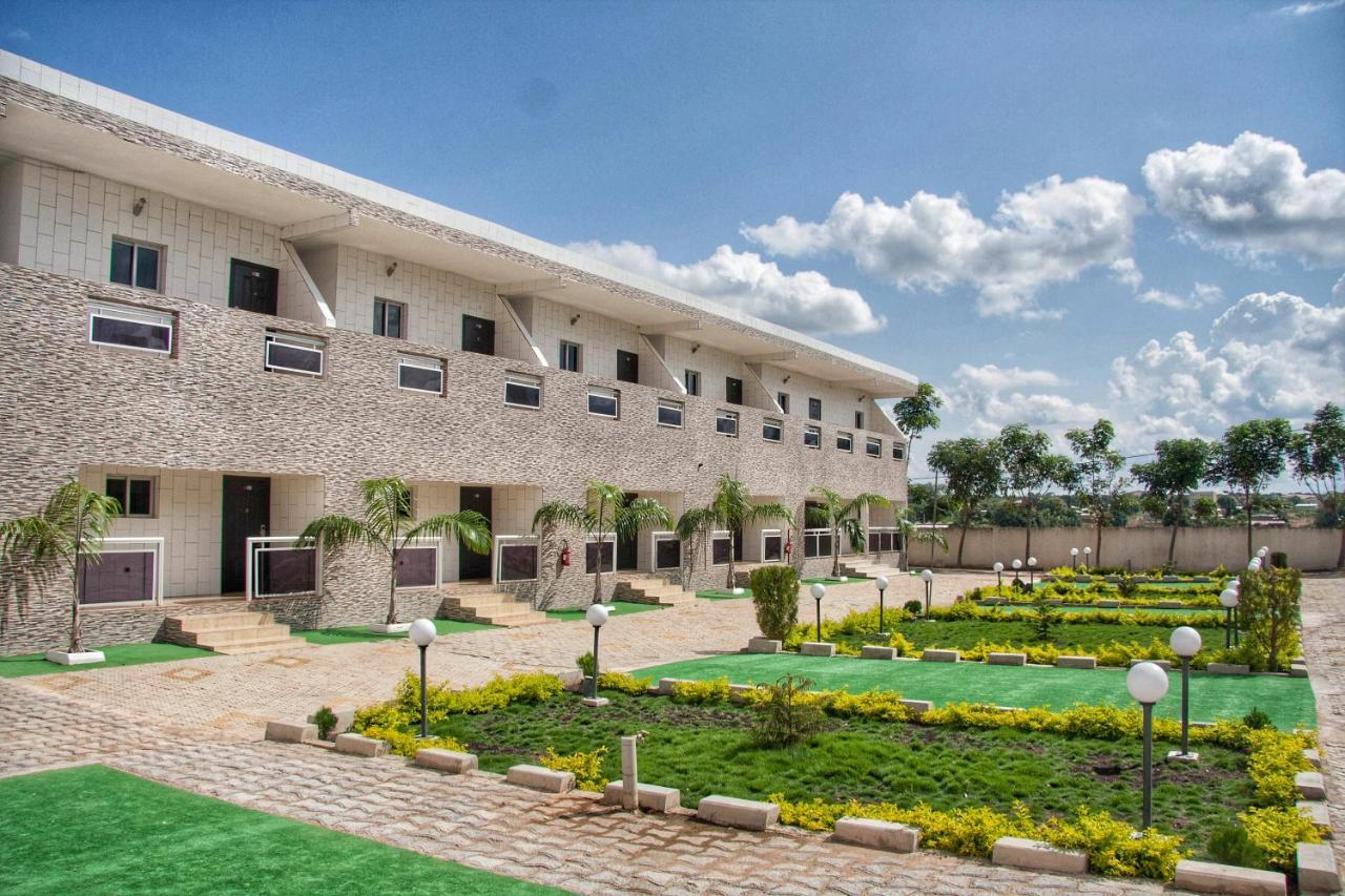 Complexe Hotelier Olympe Korhogo Exterior photo