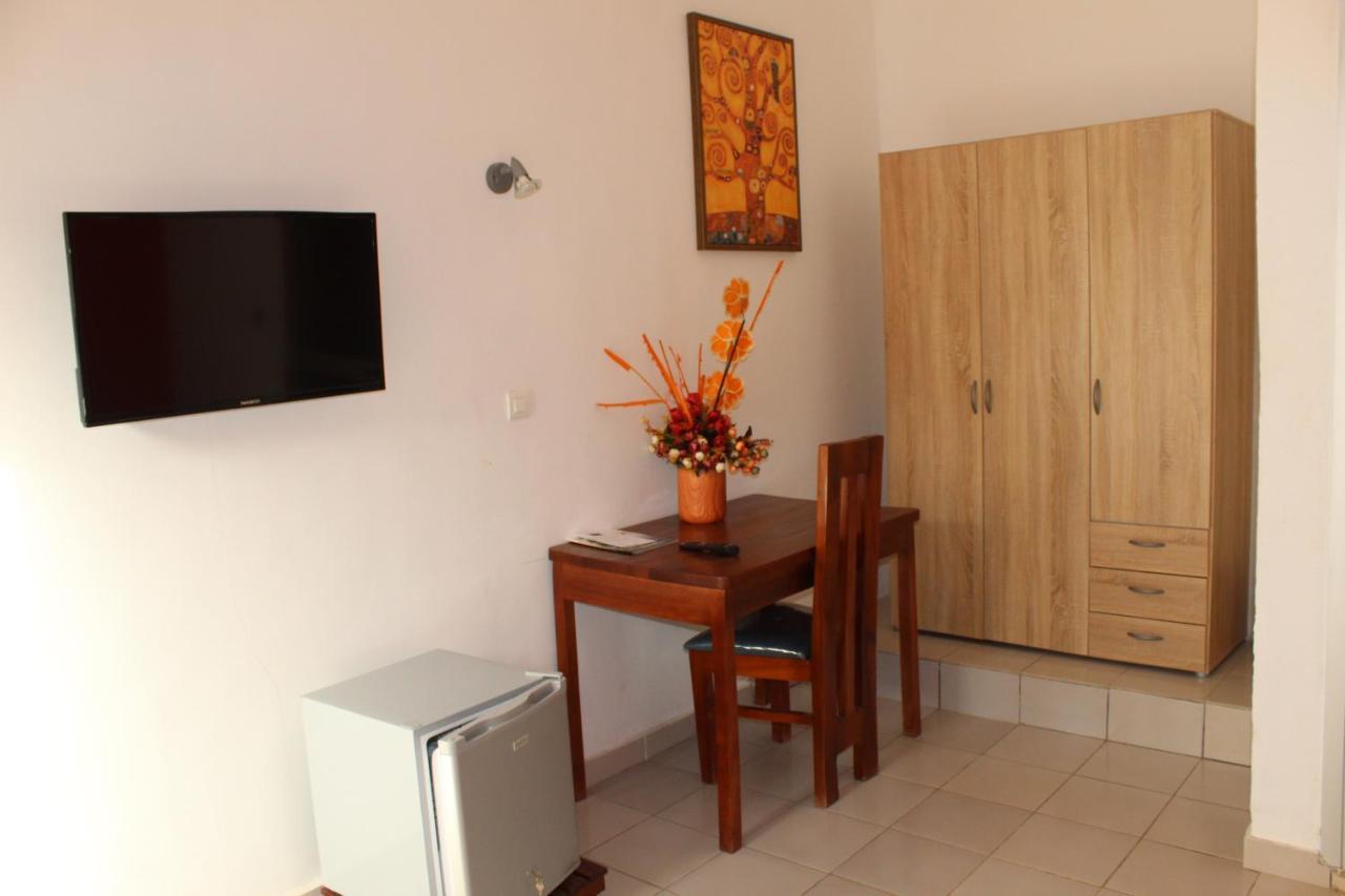 Complexe Hotelier Olympe Korhogo Exterior photo