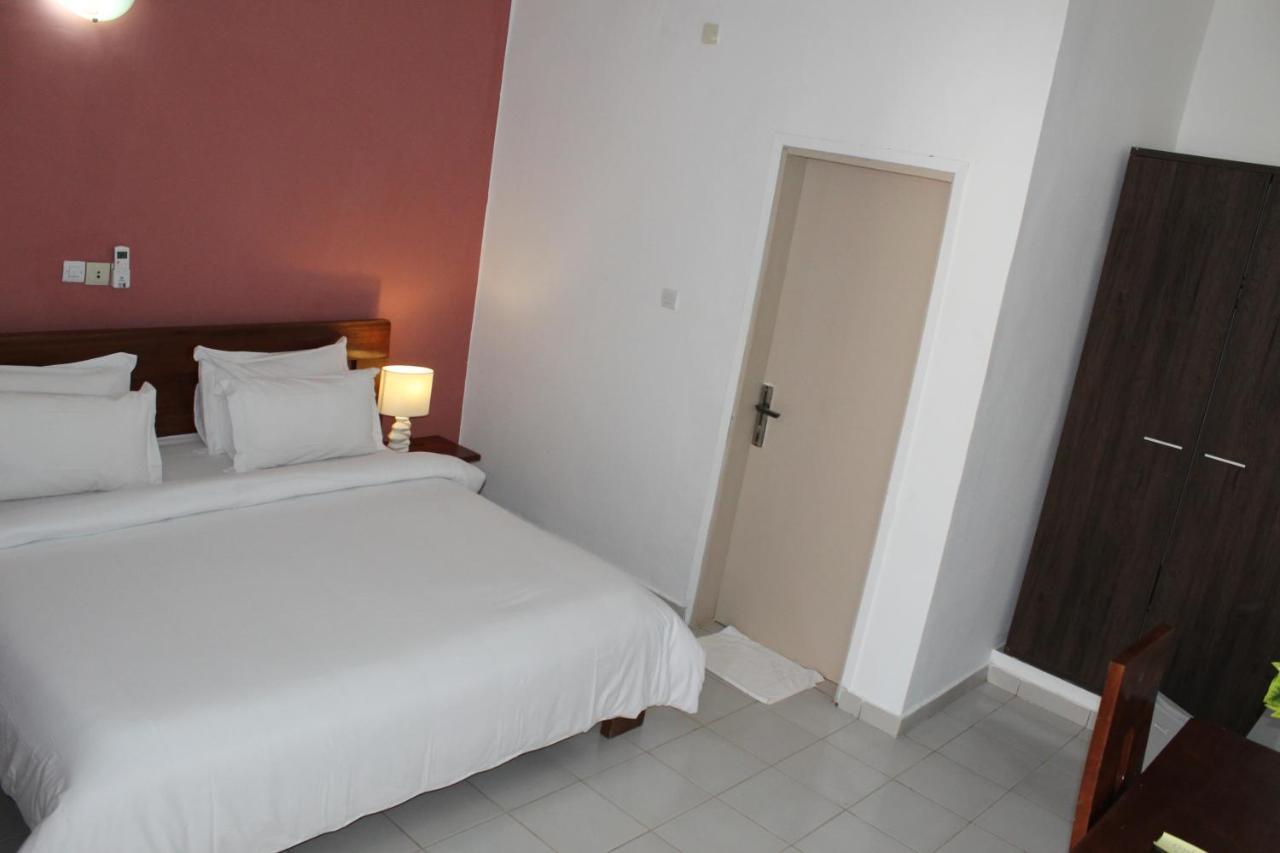 Complexe Hotelier Olympe Korhogo Exterior photo